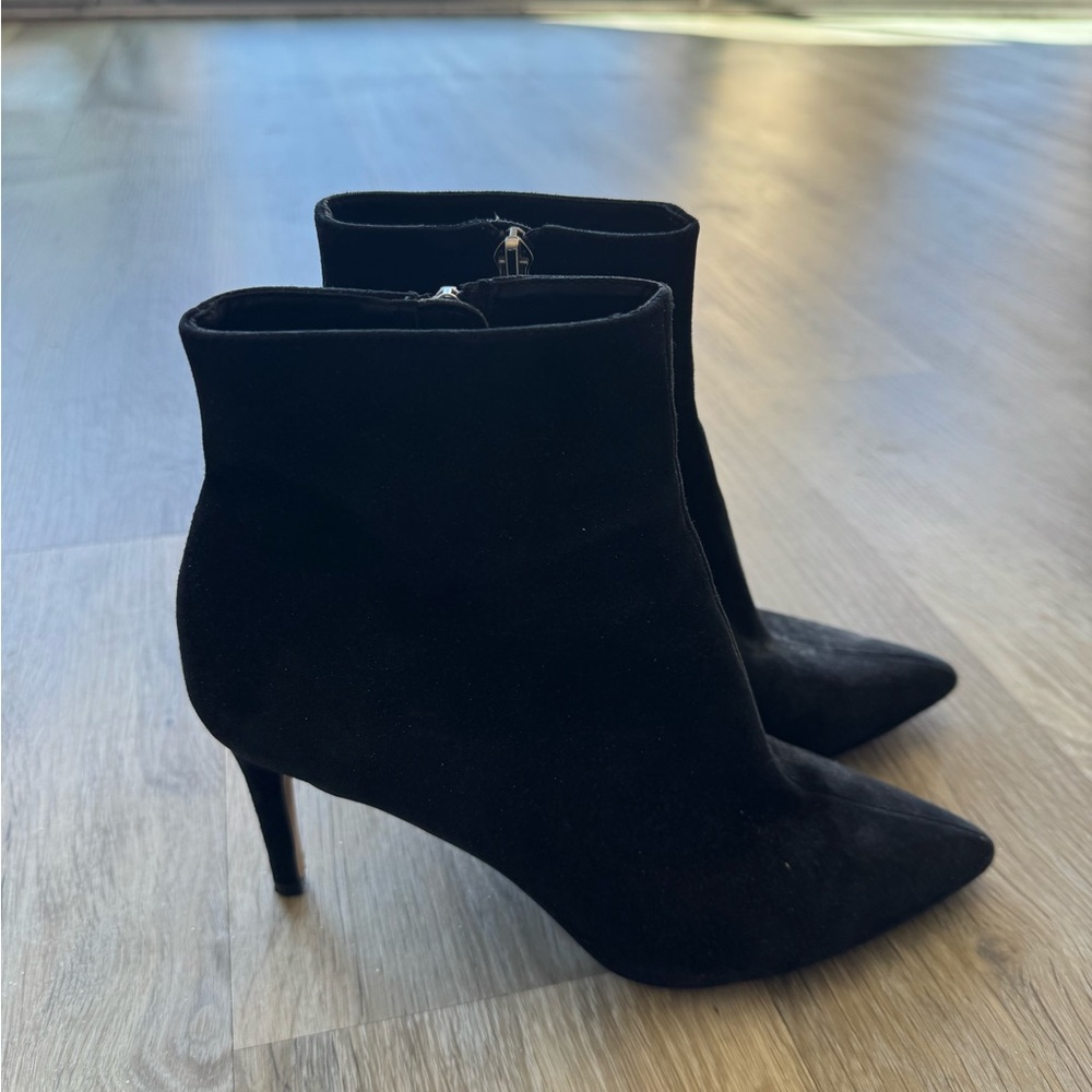 Steve Madden Black Suede Pointed-Toe Ankle Boots – Size 7